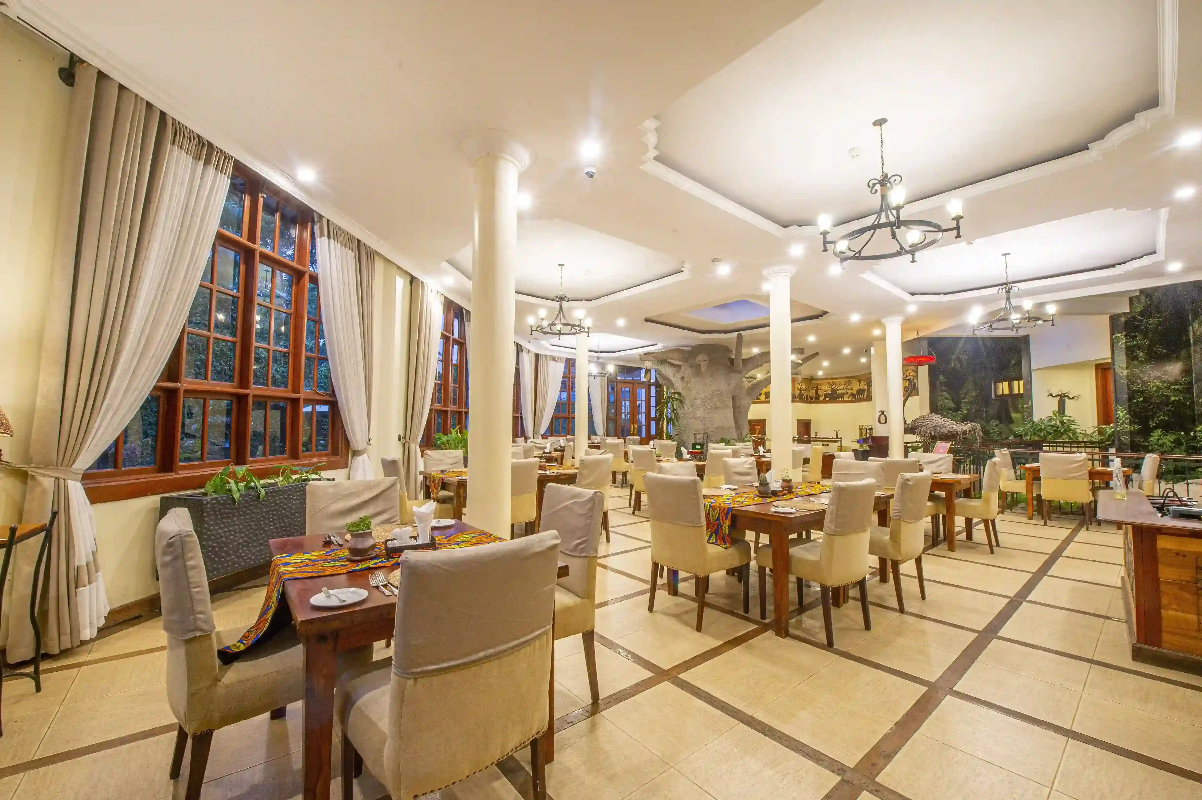 The African tulip dining room image